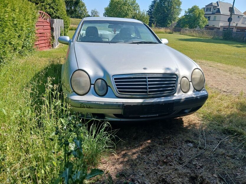 Mercedes-Benz CLK 200 185.272 km 799 € Niederwürschnitz 09399
