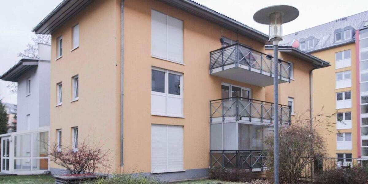 Bezugsfreie 2-Zi.-Wohnung mit Loggia und Tiefgaragenstellplatz in Schloßchemnitz 2 zimmer