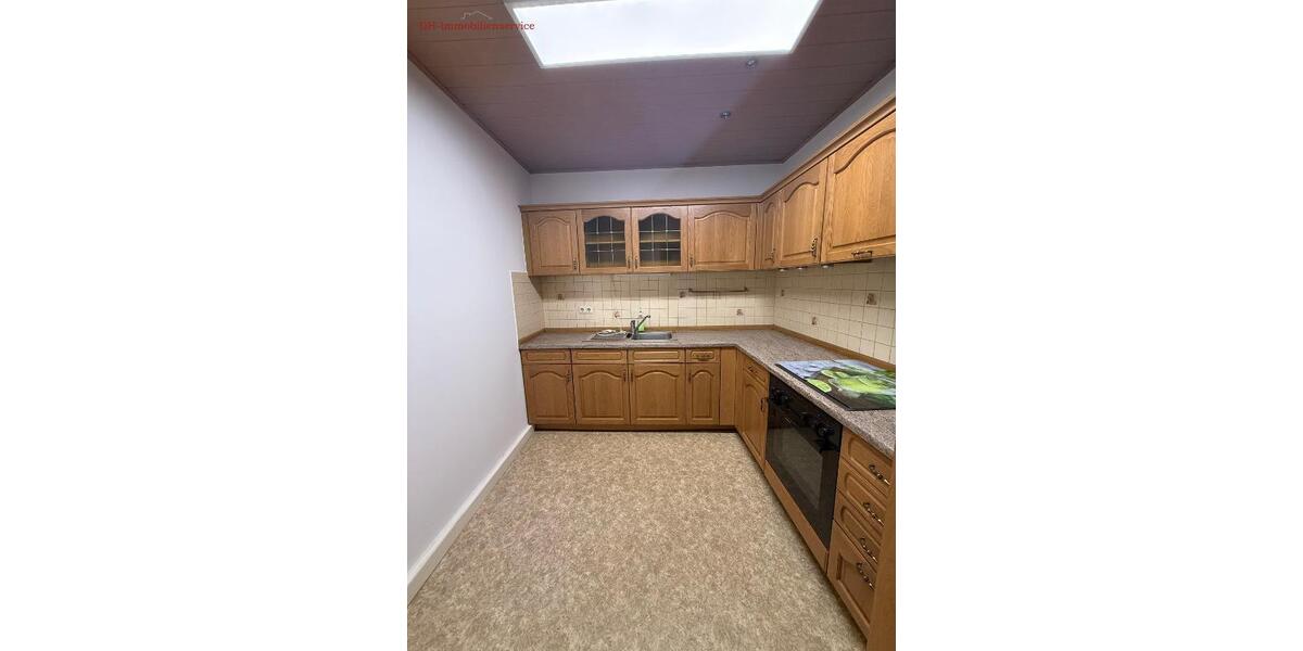 Zentral wohnen & entspannt leben – gepflegte 2-Raum-Wohnung mit Einbauküche mitten im Herzen von Glauchau 2 zimmer