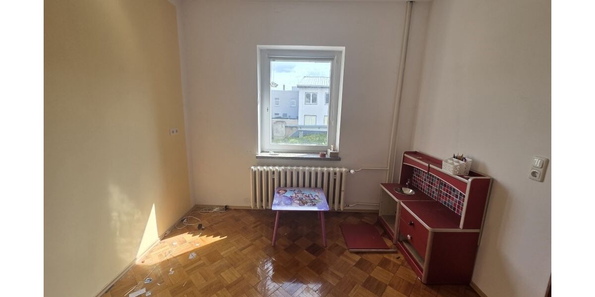 Charmante Doppelhaushälfte mit Potenzial in Limbach-Oberfrohna! 9 zimmer