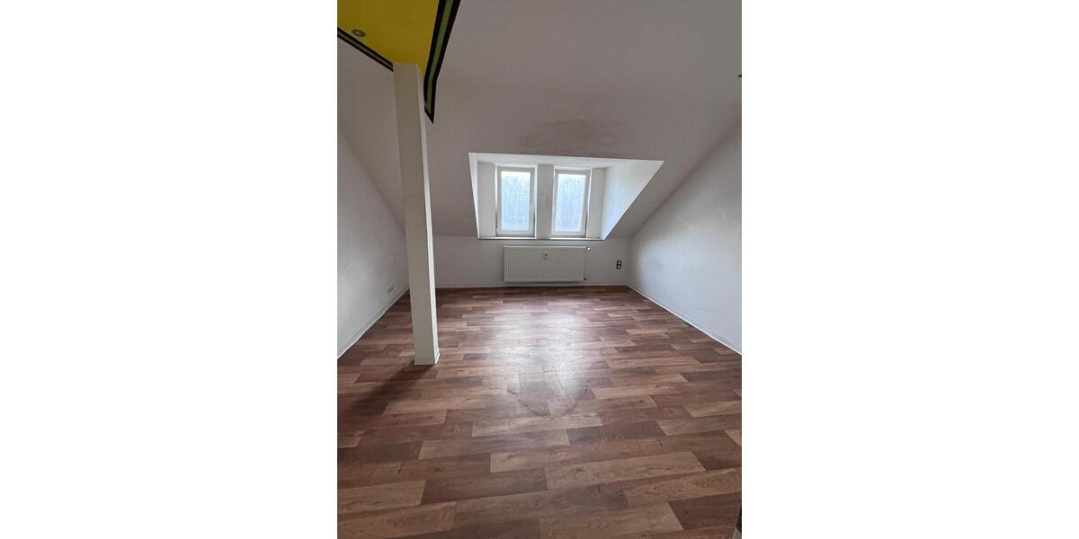 Dachgeschoßwohnung Oelsnitz (Erzgebirge) - 2 Zimmer, 56 m&sup2;, 295&euro; | Angebot:26301251