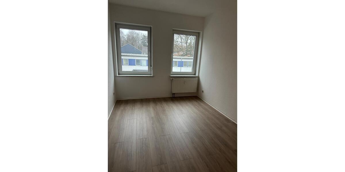 Etagenwohnung Chemnitz Borna-Heinersdorf - 3 Zimmer, 65 m&sup2;, 395&euro; | Angebot:26262698