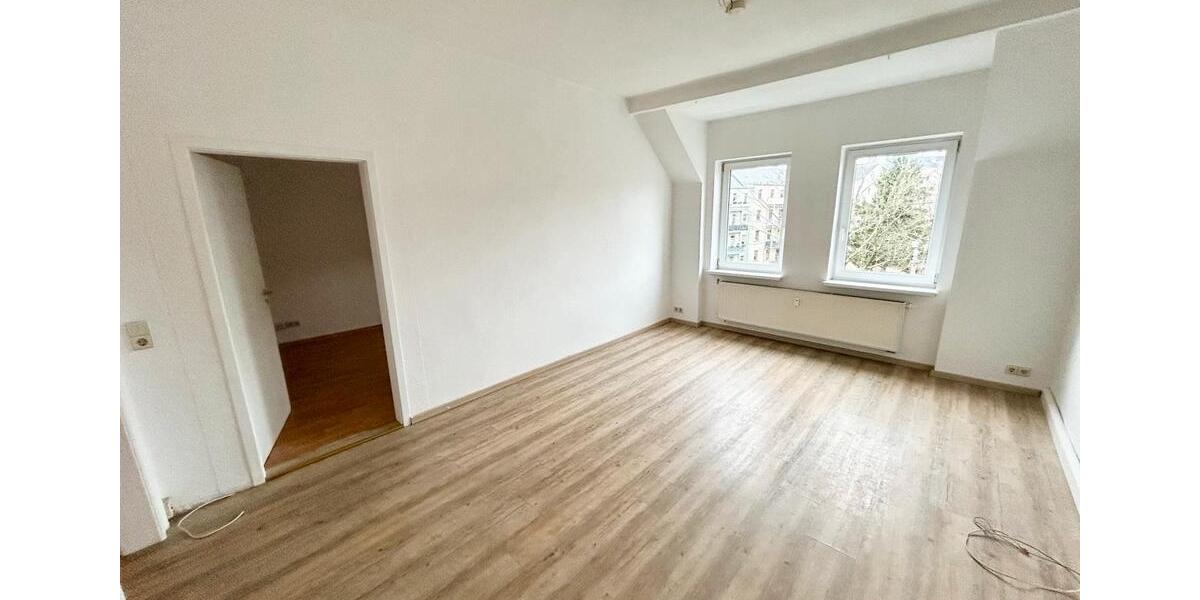 Dachgeschoßwohnung Chemnitz Ebersdorf - 3 Zimmer, 75 m&sup2;, 425&euro; | Angebot:25635710