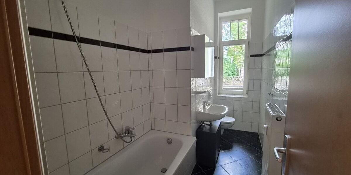 Stilvoll Wohnen ohne viel Treppensteigen - ab sofort hier mit Balkon und Einbauküche möglich! - Erdgeschoßwohnung Chemnitz Altendorf | Angebot:27302873