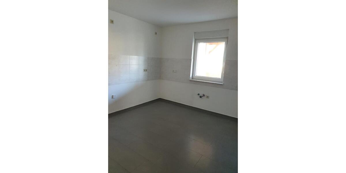 Doppelhaushälfte Großschirma - 4 Zimmer, 100 m&sup2;, 1.200&euro; | Angebot:26201498