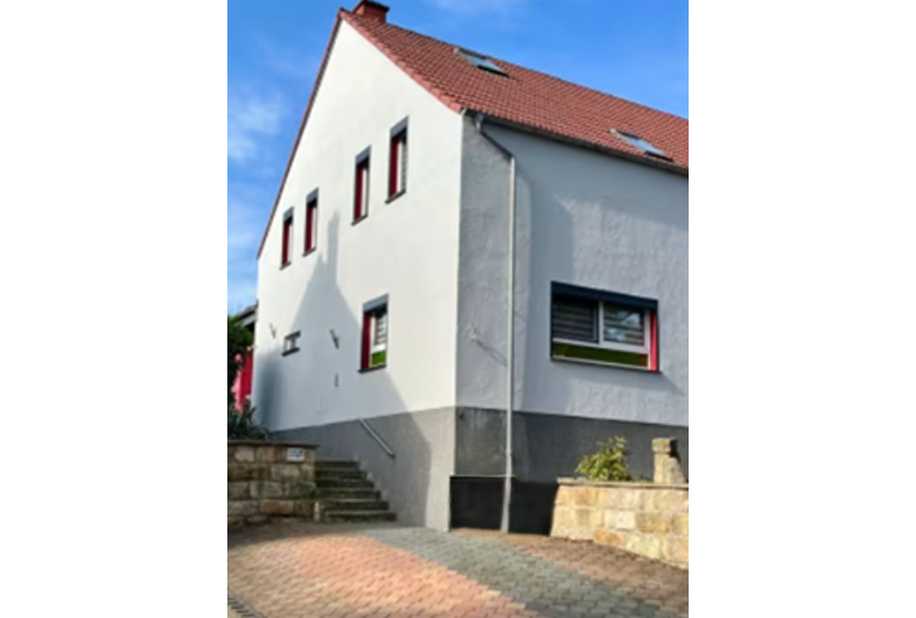 Haus zum Kaufen in Roßwein 250.000 € 138 m²