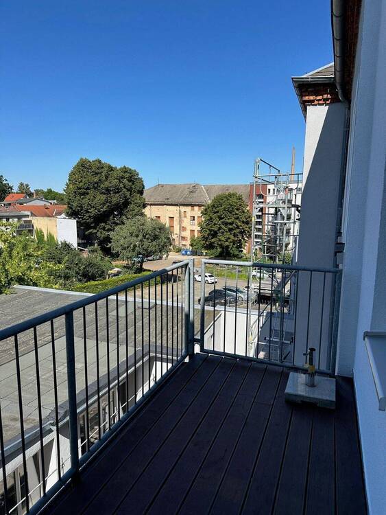Sofort bezugsfähige 2-Zi Wohnung mit großen Balkon fast im Zentrum