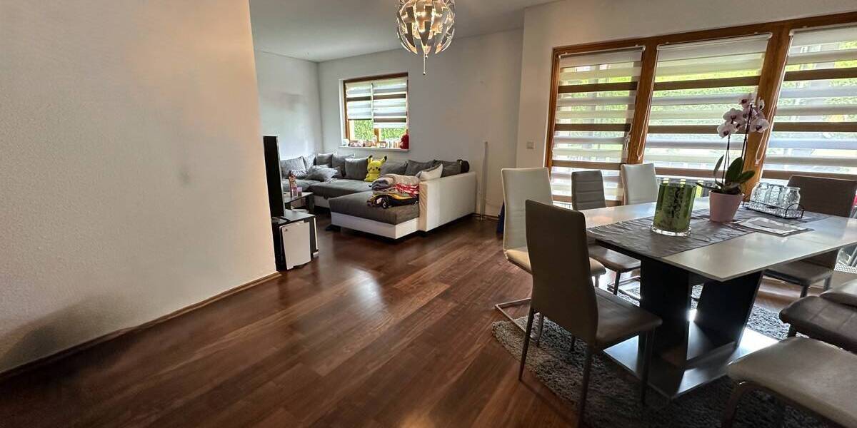 Eigentumswohnung in Traumlage: 4-Raum, Balkon & Stellplatz in Oelsnitz | Erzgebirge bei Stollberg 4 zimmer