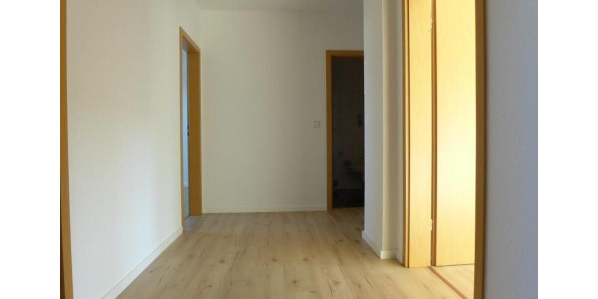 Dachgeschoßwohnung Chemnitz Bernsdorf - 3 Zimmer, 67 m&sup2;, 69.000&euro; | Angebot:25218828