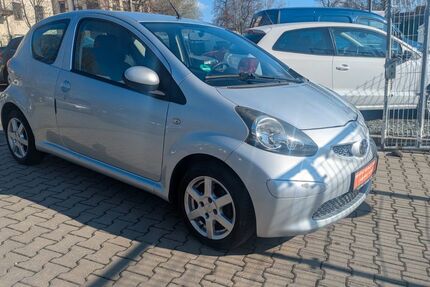 Toyota Aygo (X) 150.000 km 2.490 &euro; Chemnitz 09120
