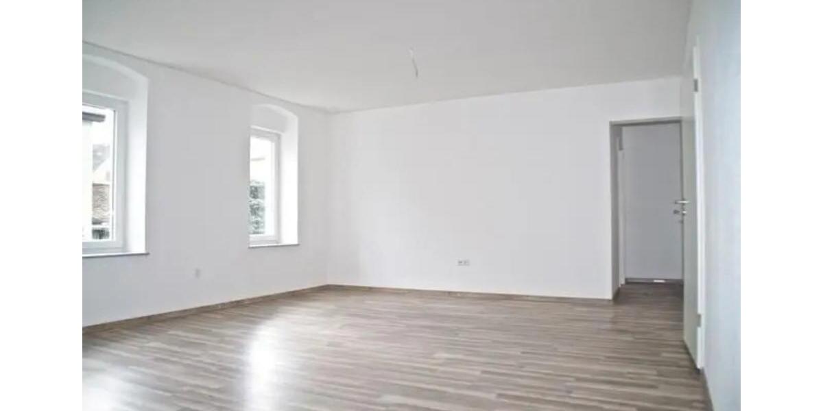 Etagenwohnung Chemnitz Borna-Heinersdorf - 4 Zimmer, 105 m&sup2;, 900&euro; | Angebot:25415856