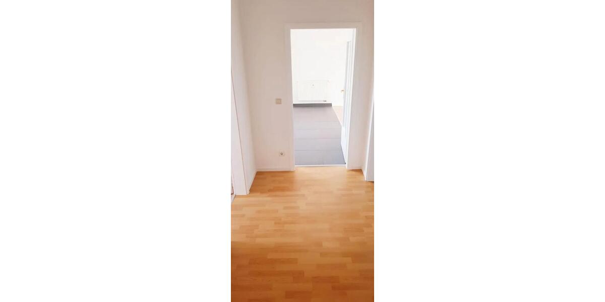 Dachgeschoßwohnung Chemnitz Altendorf - 2 Zimmer, 45 m&sup2;, 300&euro; | Angebot:26340765