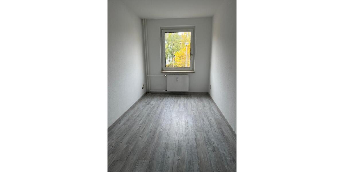 Hochparterre Chemnitz Rabenstein - 4 Zimmer, 81 m&sup2;, 425&euro; | Angebot:25713793