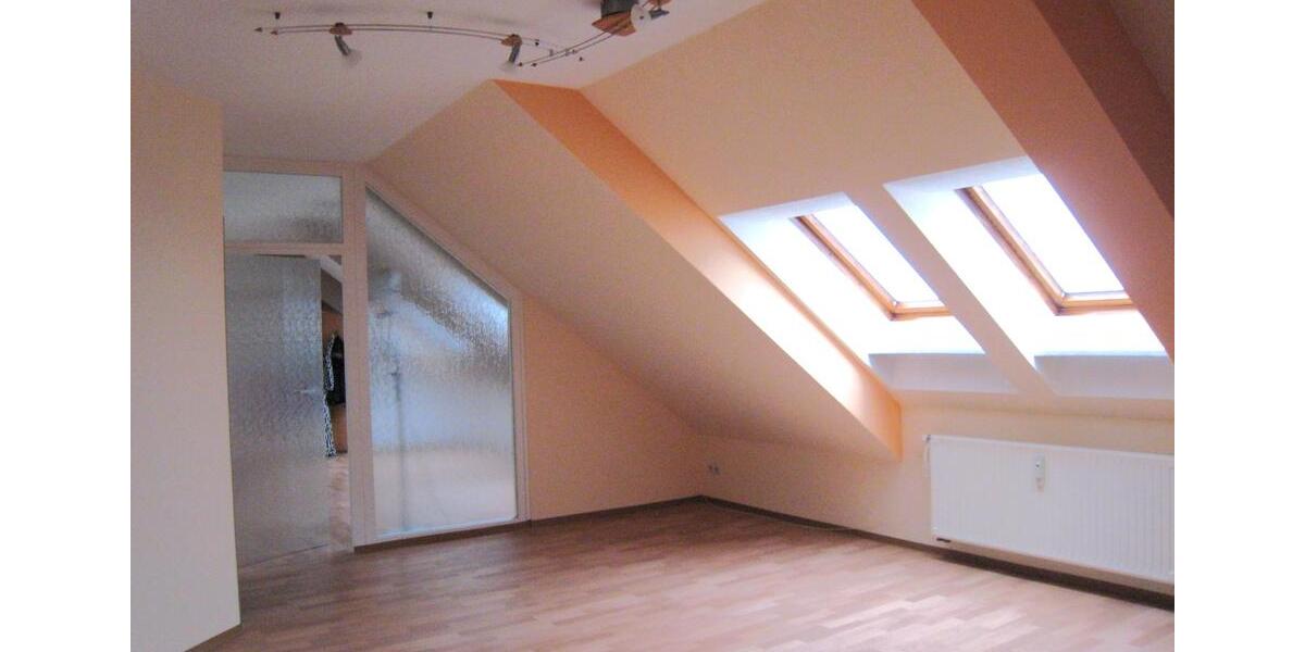 Dachgeschoßwohnung Hohenstein-Ernstthal Ernstthal - 4.5 Zimmer, 109 m&sup2;, 615&euro; | Angebot:26477141