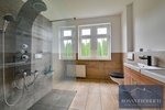 große 5-Raum-Wohnung im 1. OG, 2 Bäder, Wanne + Dusche in Taura bei Burgstädt, nördlich von Chemnitz