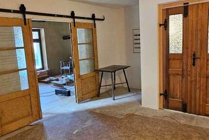 Vielseitige Immobilie im Industriestil – mit Stellplätzen, Eventfläche & Ausbaupotenzial - Gewerbeobjekt Chemnitz Hilbersdorf | Angebot:22865929