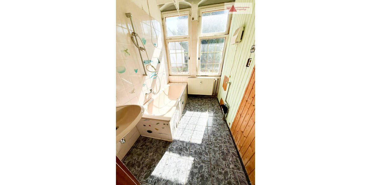 Reihenmittelhaus Zschopau - 9 Zimmer, 210 m&sup2;, 69.000&euro; | Angebot:25688210