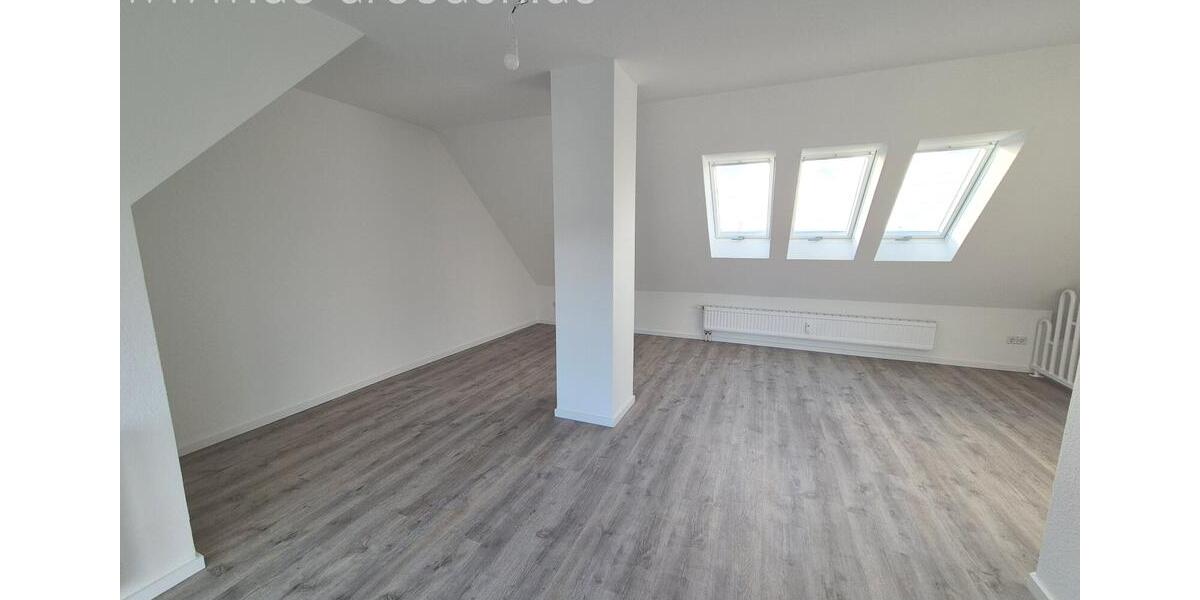 Dachgeschoßwohnung Chemnitz Ebersdorf - 3 Zimmer, 117 m&sup2;, 650&euro; | Angebot:26252642