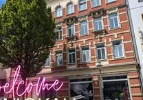 ++ schöne 3-Raum Wohnung mit Einbauküche, Balkon & Aufzug im Zentrum ++