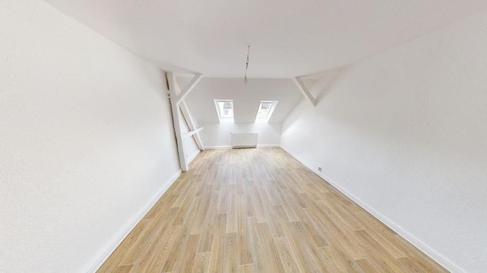 Dachgeschoßwohnung Chemnitz Kapellenberg - 2 Zimmer, 72 m&sup2;, 410&euro; | Angebot:26693661