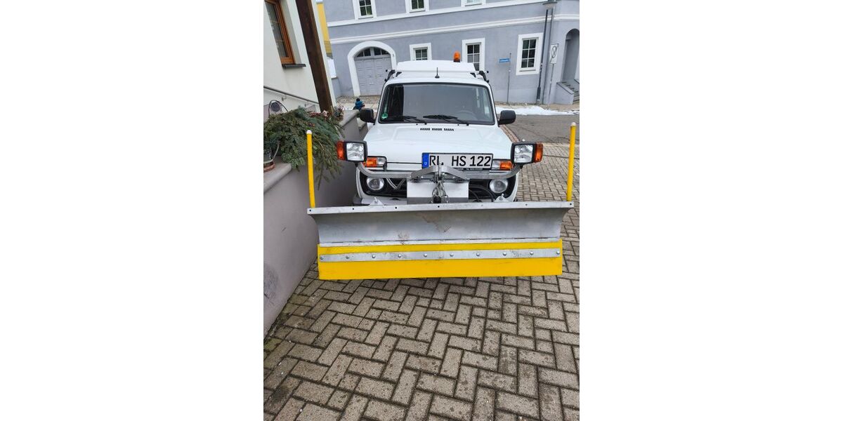 Lada Niva 21.762 km 20.000 &euro; Geringswalde 09326