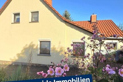 Schöne Doppelhaushälfte mit großem Grundstück und vielen Extras! - Haus Mittweida | Angebot:27350958