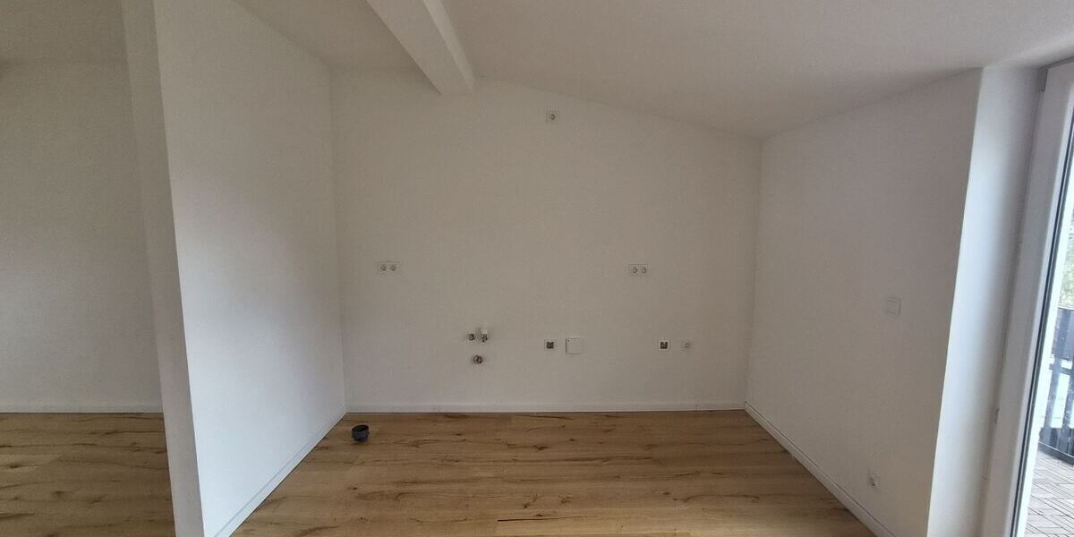 Familienfreundliche 4-Zimmer-Wohnung mit Balkon und offenem Wohnbereich - Etagenwohnung Hainichen | Angebot:27212357