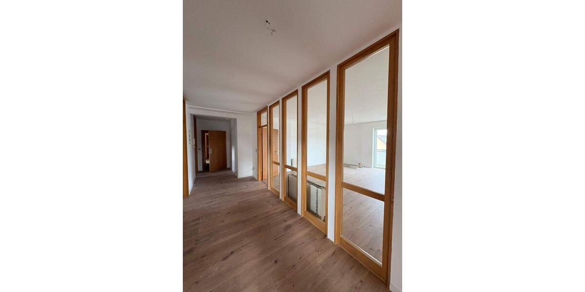 Etagenwohnung Flöha Plaue - 4 Zimmer, 127 m&sup2;, 700&euro; | Angebot:25319501