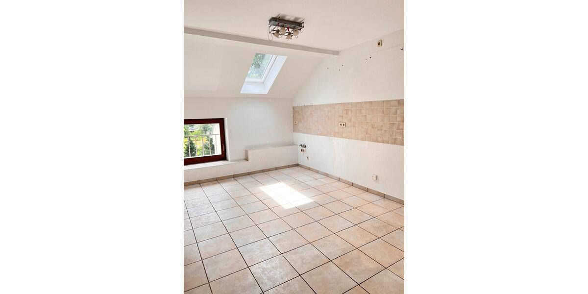 Dachgeschoßwohnung Chemnitz Kapellenberg - 3 Zimmer, 108 m&sup2;, 623&euro; | Angebot:23844964
