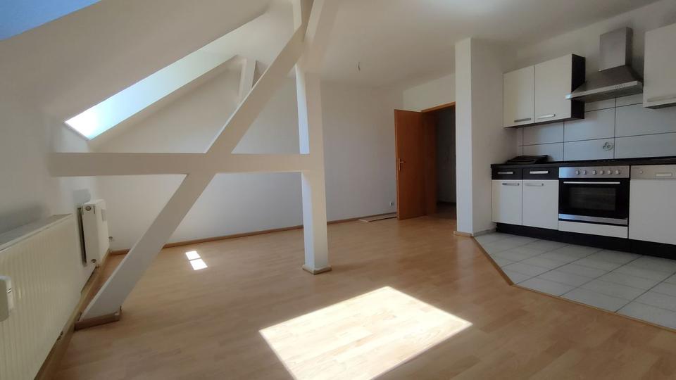 Dachgeschoßwohnung Chemnitz Ebersdorf - 2 Zimmer, 56 m&sup2;, 375&euro; | Angebot:26018405