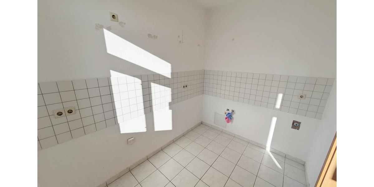 Dachgeschoßwohnung Chemnitz Ebersdorf - 1 Zimmer, 33 m&sup2;, 200&euro; | Angebot:26321895