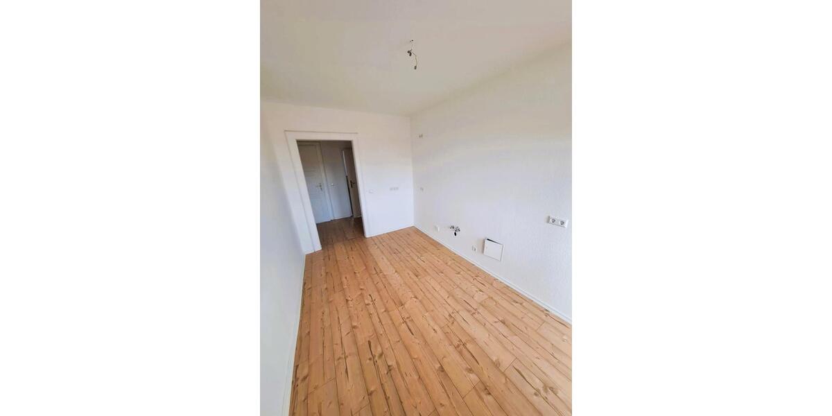 Dachgeschoßwohnung Chemnitz Hilbersdorf - 3 Zimmer, 72 m&sup2;, 350&euro; | Angebot:26589102