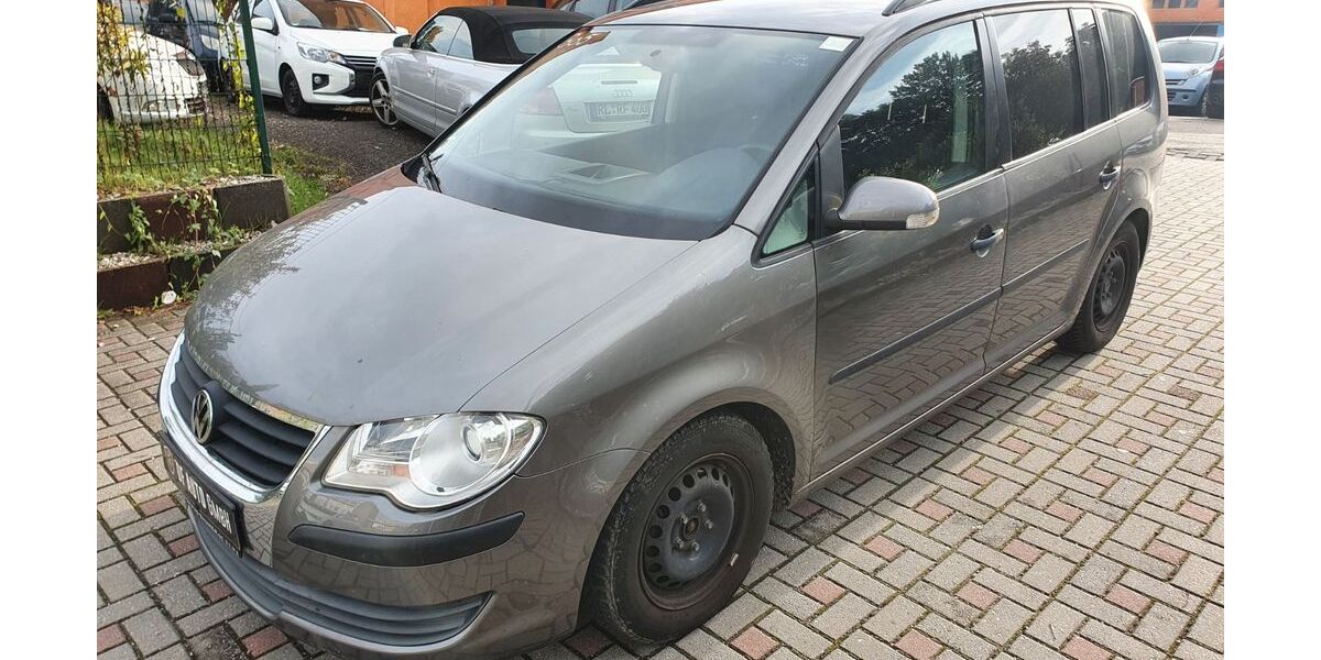 VW Touran 213.500 km 1.690 &euro; Chemnitz 09114