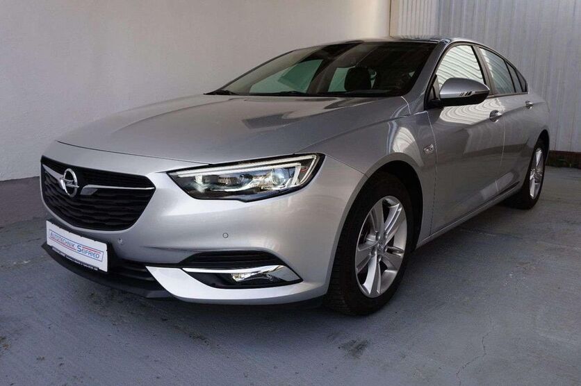 Opel Insignia 36.616 km 16.950 € Frankenberg / Sa. 09669