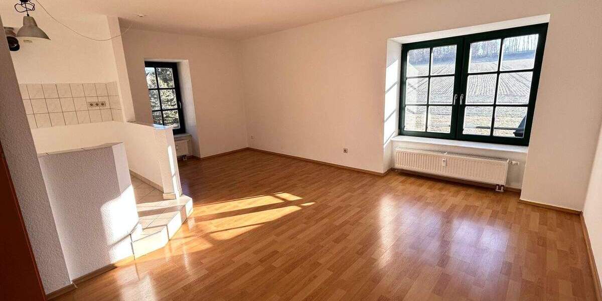 ATTRAKTIVE MAISONETTWOHNUNG SUCHT NEUE MIETER!!! 4 zimmer