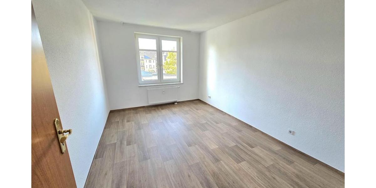 Großzügige 4-Zimmer-Wohnung mit Balkon Loggia! 4 zimmer