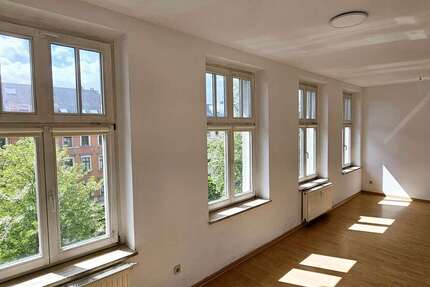 Wohnung Chemnitz Schloßchemnitz - 1 Zimmer, 32 m&sup2;, 240&euro; | Angebot:26300100