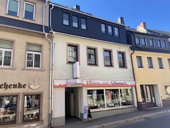Einfamilienhaus Zschopau - 10 Zimmer, 238 m&sup2;, 174.000&euro; | Angebot:25791882