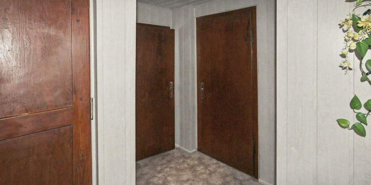 Bezugsfreie Doppelhaushälfte mit Einliegerwohnung in ruhiger Feldrandlage 4 zimmer