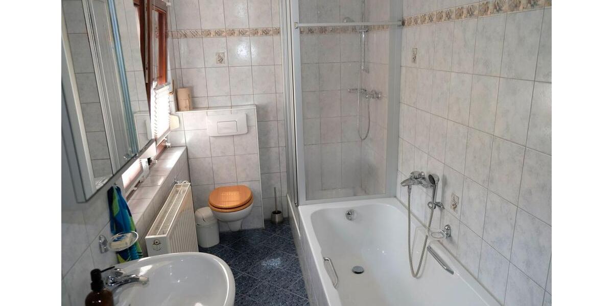 Einfamilienhaus Claußnitz - 8 Zimmer, 242 m&sup2;, 370.000&euro; | Angebot:24216218