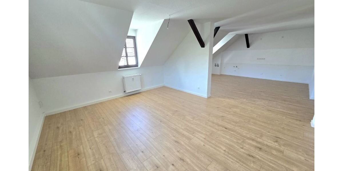 Viel Platz unterm Dach: 5‑Zimmer-Wohnung mit Sichtbalken & Tageslichtbad! - Etagenwohnung Chemnitz Gablenz | Angebot:26674854