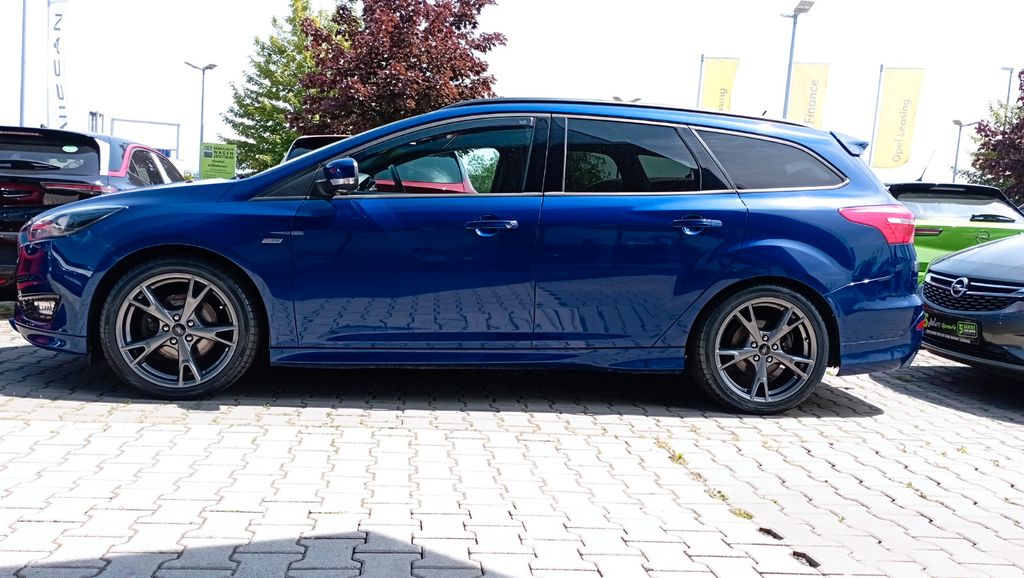 Ford Focus 110.000 km 13.500 € Neukirchen 09221