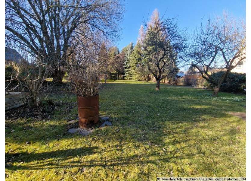 Haus zum Kaufen in Limbach-Oberfrohna 380.000 € 207 m²