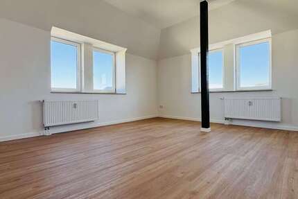 Wohnung zum Mieten in Chemnitz 320 € 53.55 m²