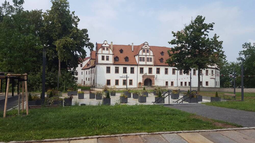Etagenwohnung Glauchau - 1 Zimmer, 36 m&sup2;, 250&euro; | Angebot:26207412