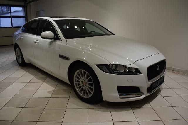 Jaguar XF 75.578 km 17.999 € Frohburg 04654