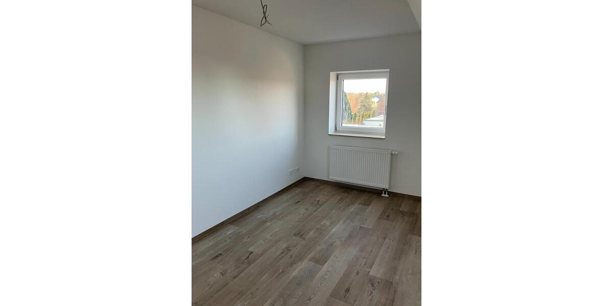 Haus mit großer Garage in Röhrsdorf 4 zimmer