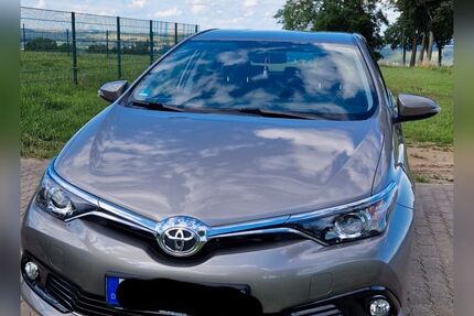 Toyota Auris 39.400 km 13.100 &euro; Pockau-Lengefeld 09514