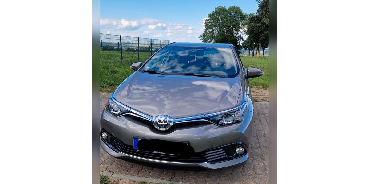 Toyota Auris 39.400 km 13.100 &euro; Pockau-Lengefeld 09514