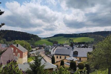 EFH großes Einfamilienhaus mit 3 Garagen und Grundstück 8 zimmer